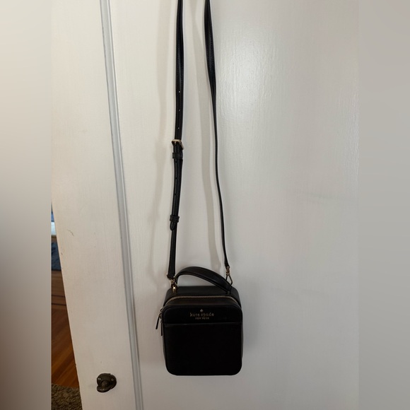 Kate Spade Daisy vanity - Picture 5 of 12